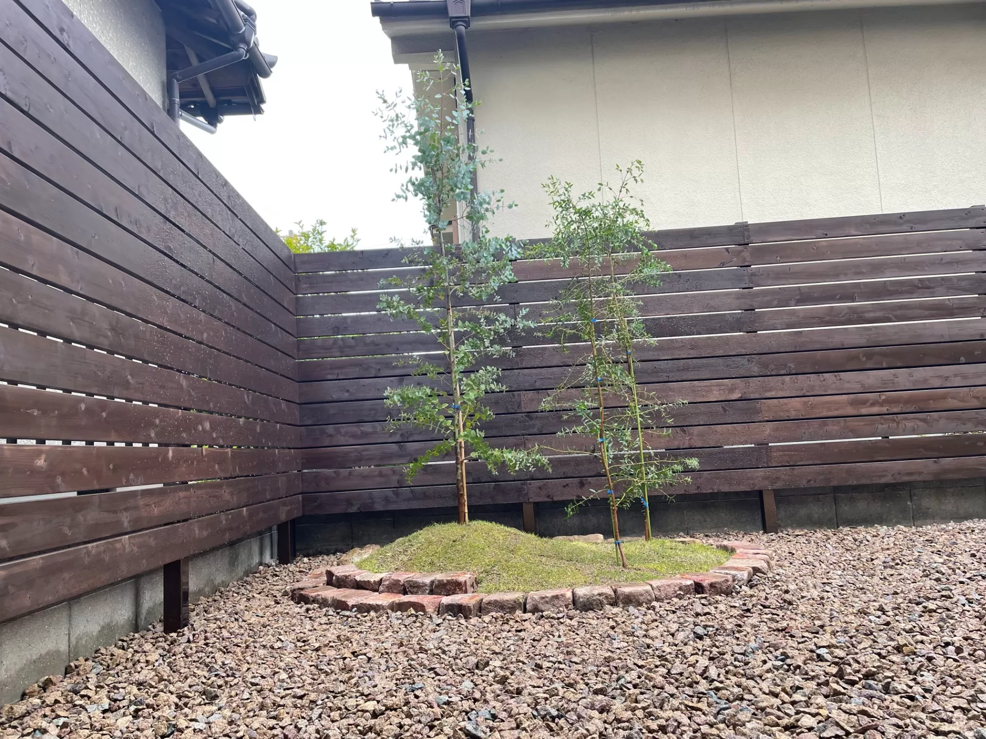 アンティークな花壇